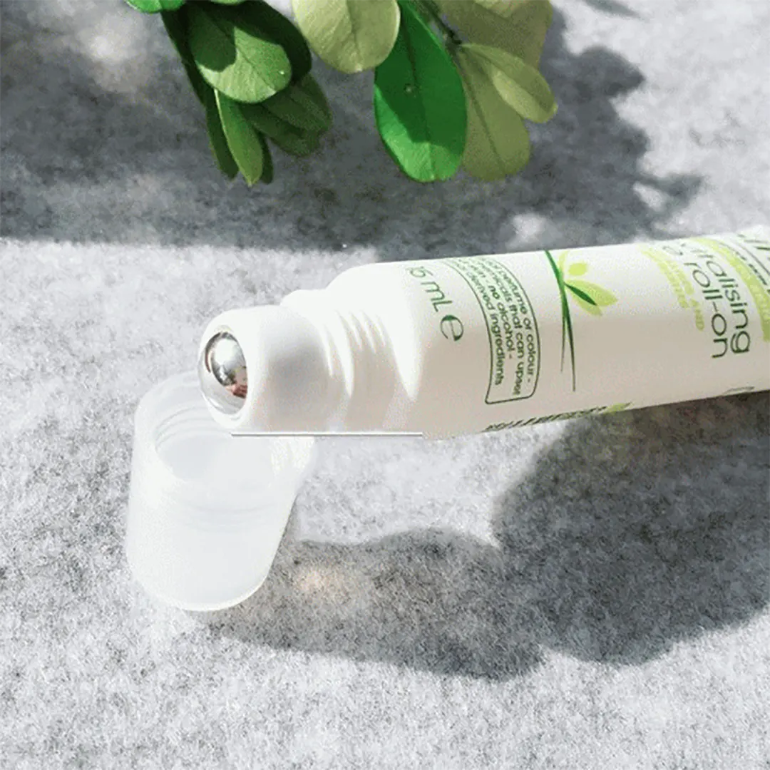 کرم دور چشم سیمپل مدل Revitalising حجم 15میل - Image 2